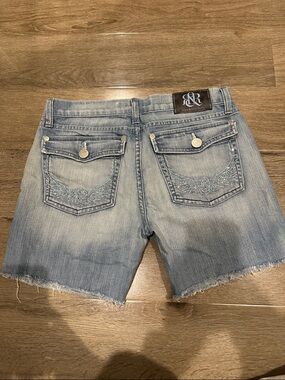 Rock & Republic Washed Denim Embroidered Back Pocket Shorts - Light Blue